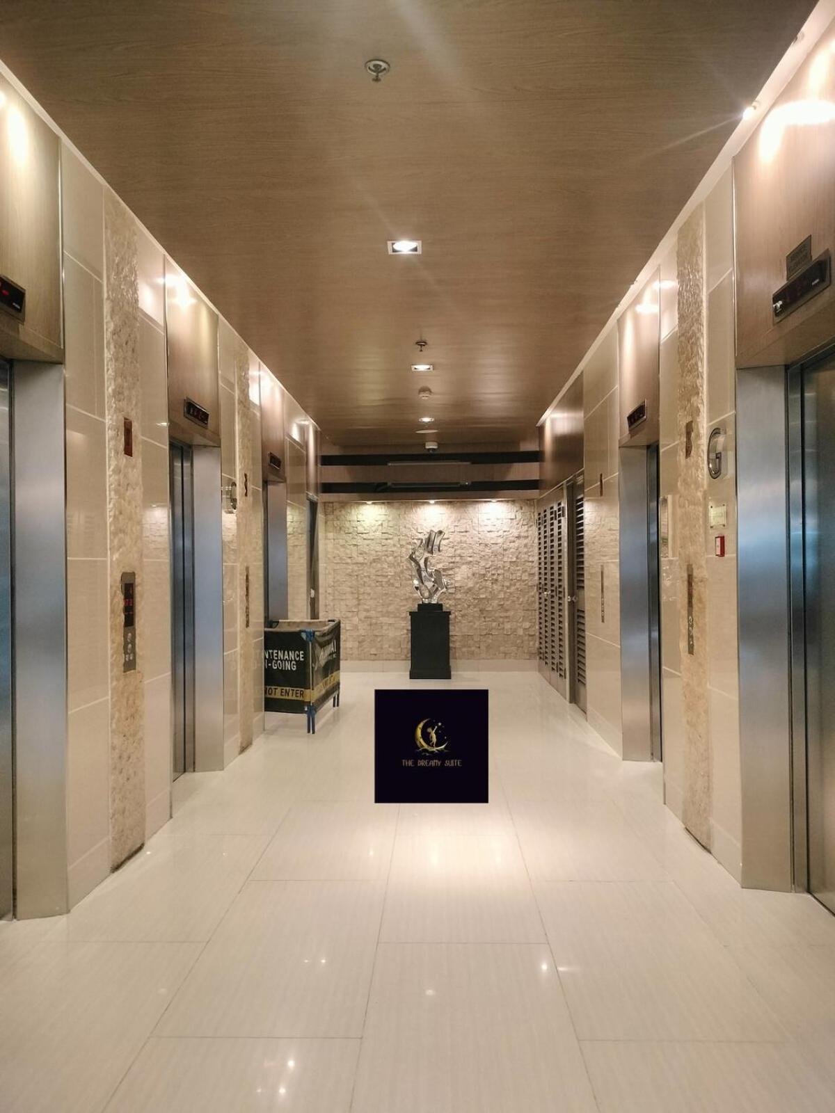 Newly Opened Near Moa & Airport With Ps4 And Karaoke Apartment *