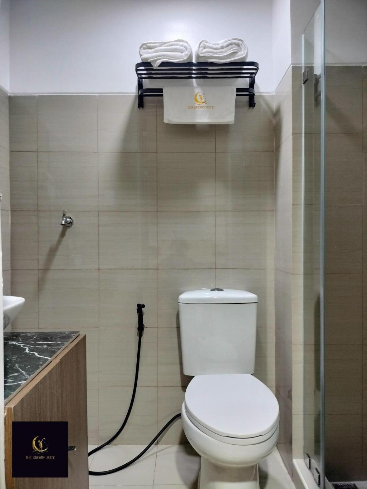 Newly Opened Near Moa & Airport With Ps4 And Karaoke Apartment Manila