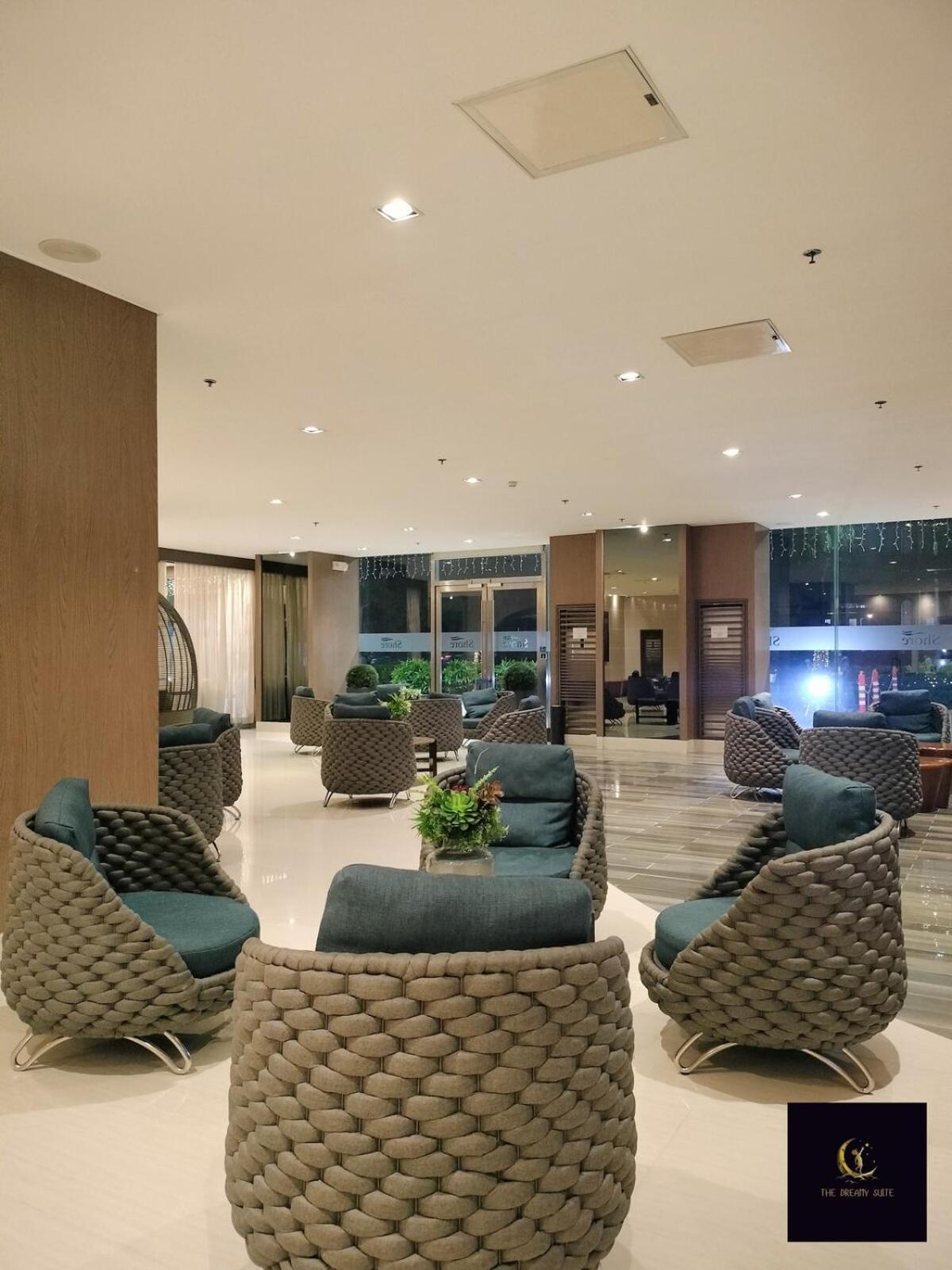 Newly Opened Near Moa & Airport With Ps4 And Karaoke * Manila