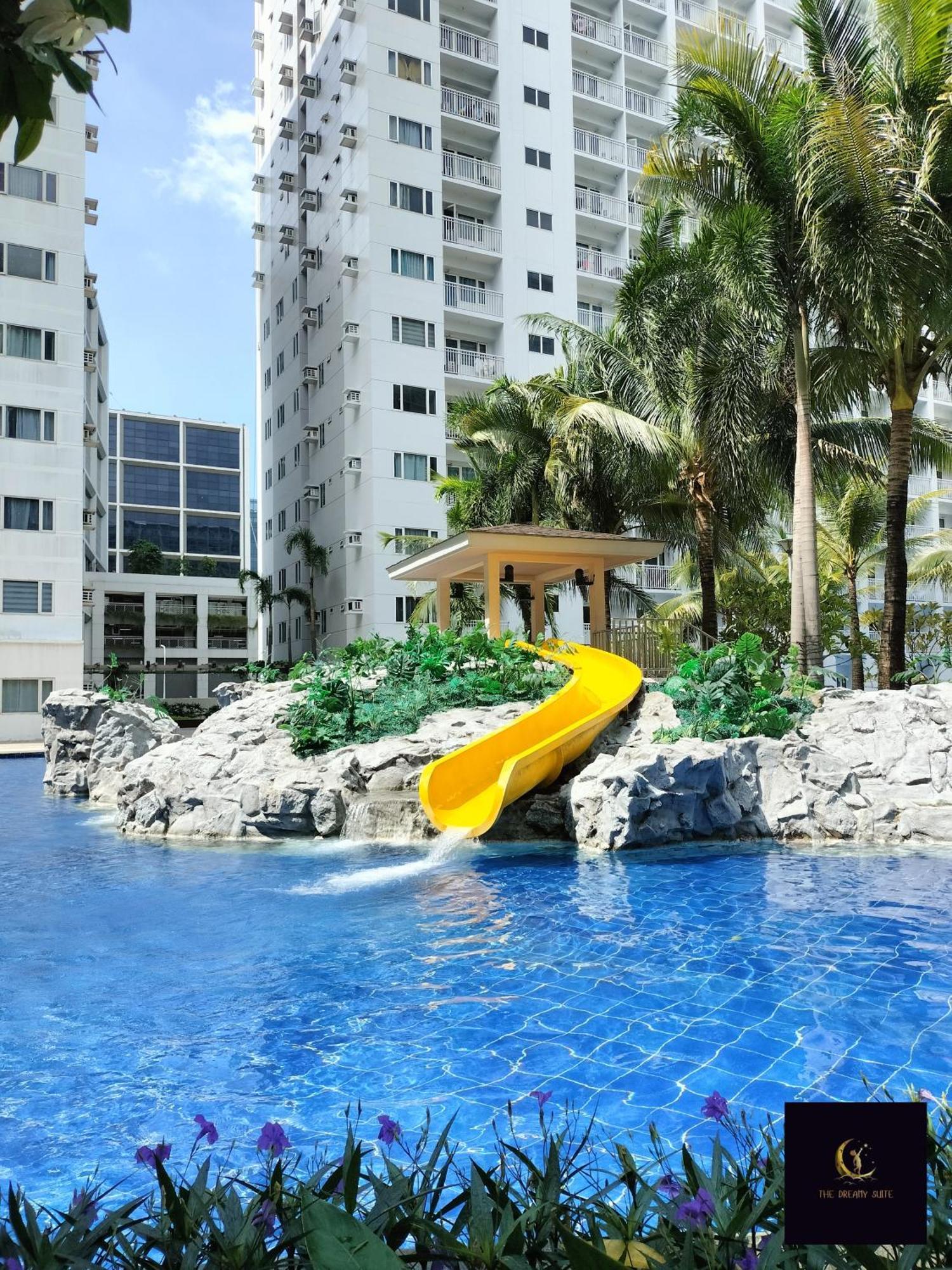 Newly Opened Near Moa & Airport With Ps4 And Karaoke Apartment Manila